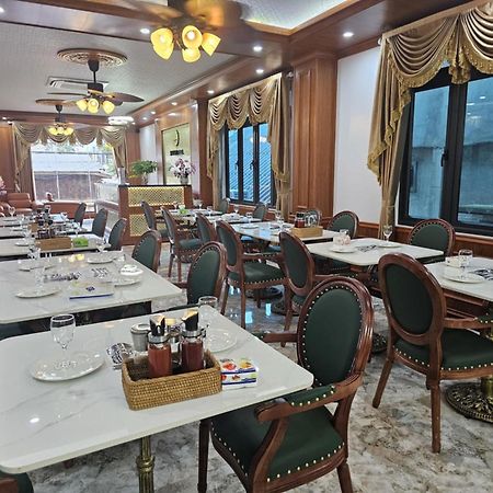 Sky Hotel 방 비엥 외부 사진