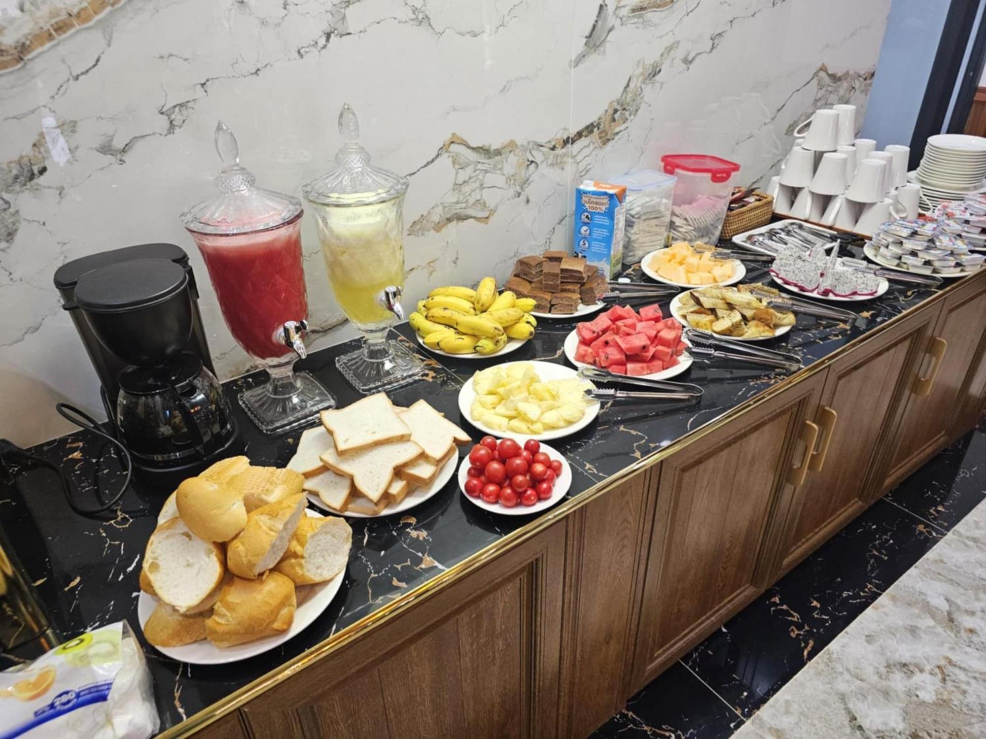 Sky Hotel 방 비엥 외부 사진