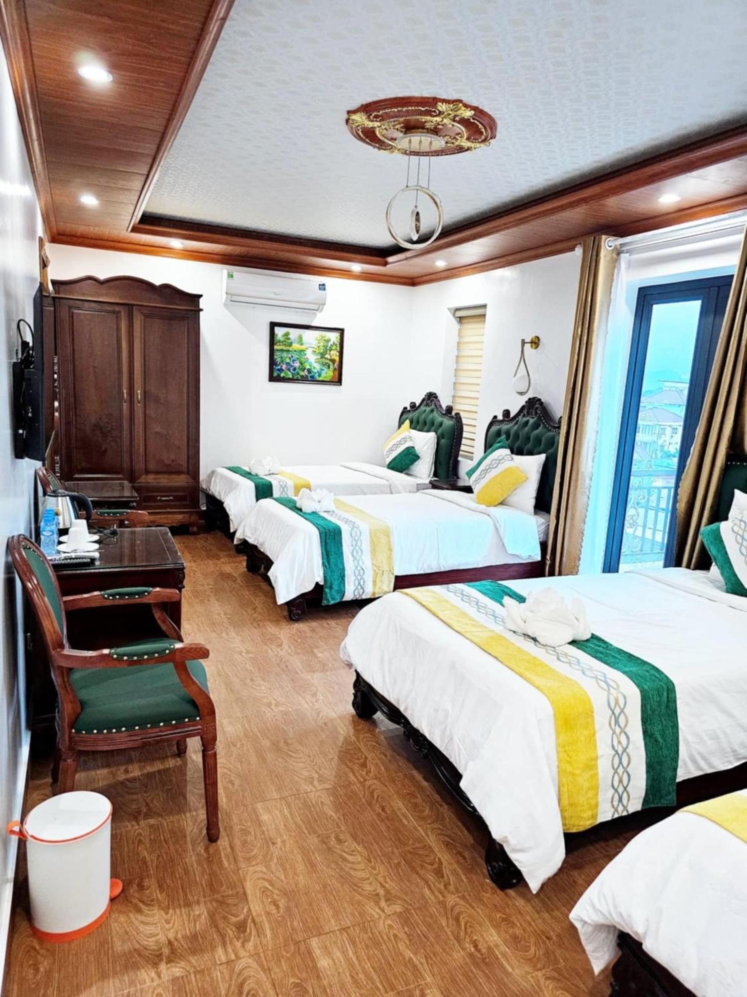 Sky Hotel 방 비엥 외부 사진